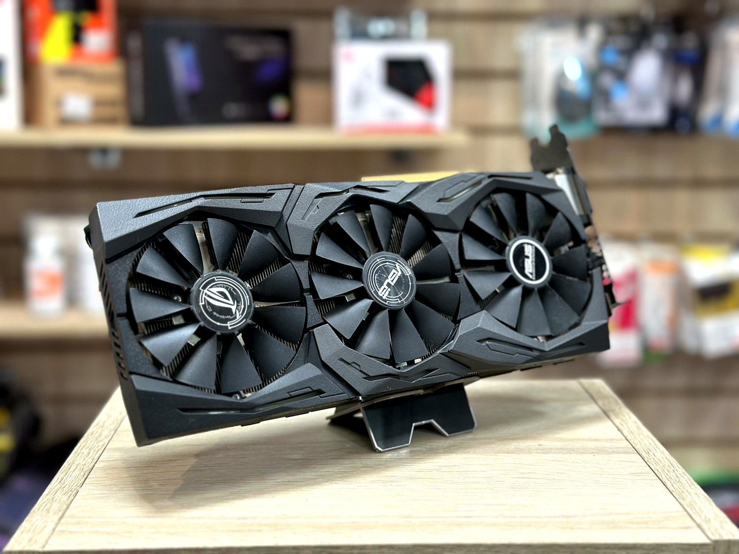 [Б/У] Видеокарта ASUS GeForce GTX 1070 STRIX OC 8GB [STRIX-GTX1070-O8G-GAMING]
