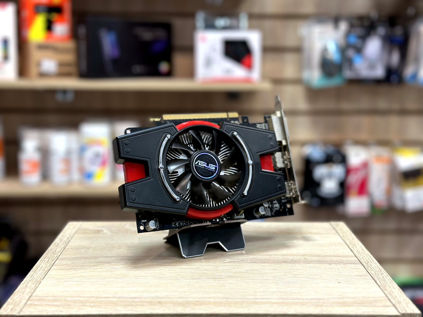 [Б/У] Видеокарта ASUS Radeon HD 6770 1GB
