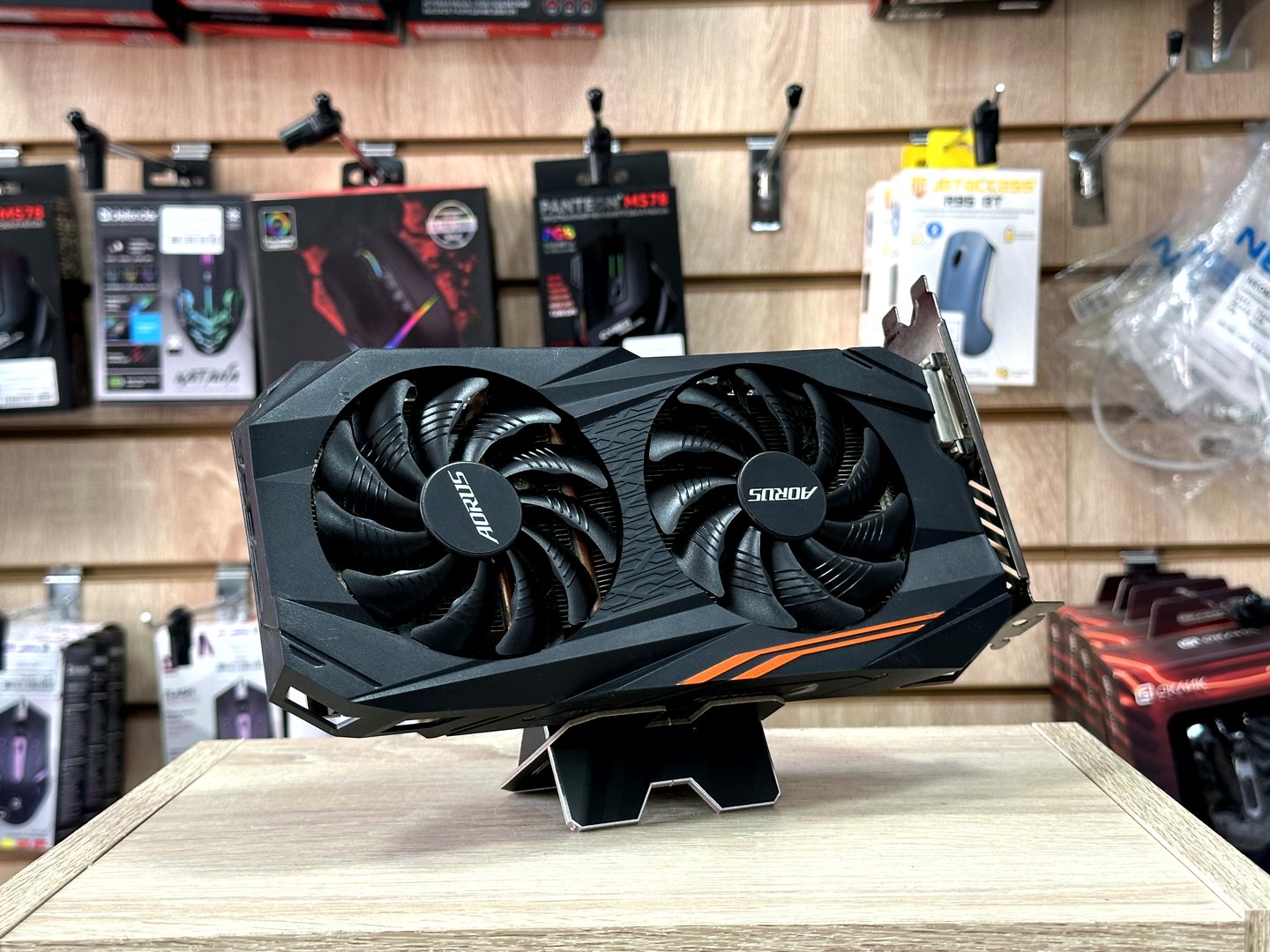 [Б/У] Видеокарта GIGABYTE AORUS Radeon RX 580 8GB