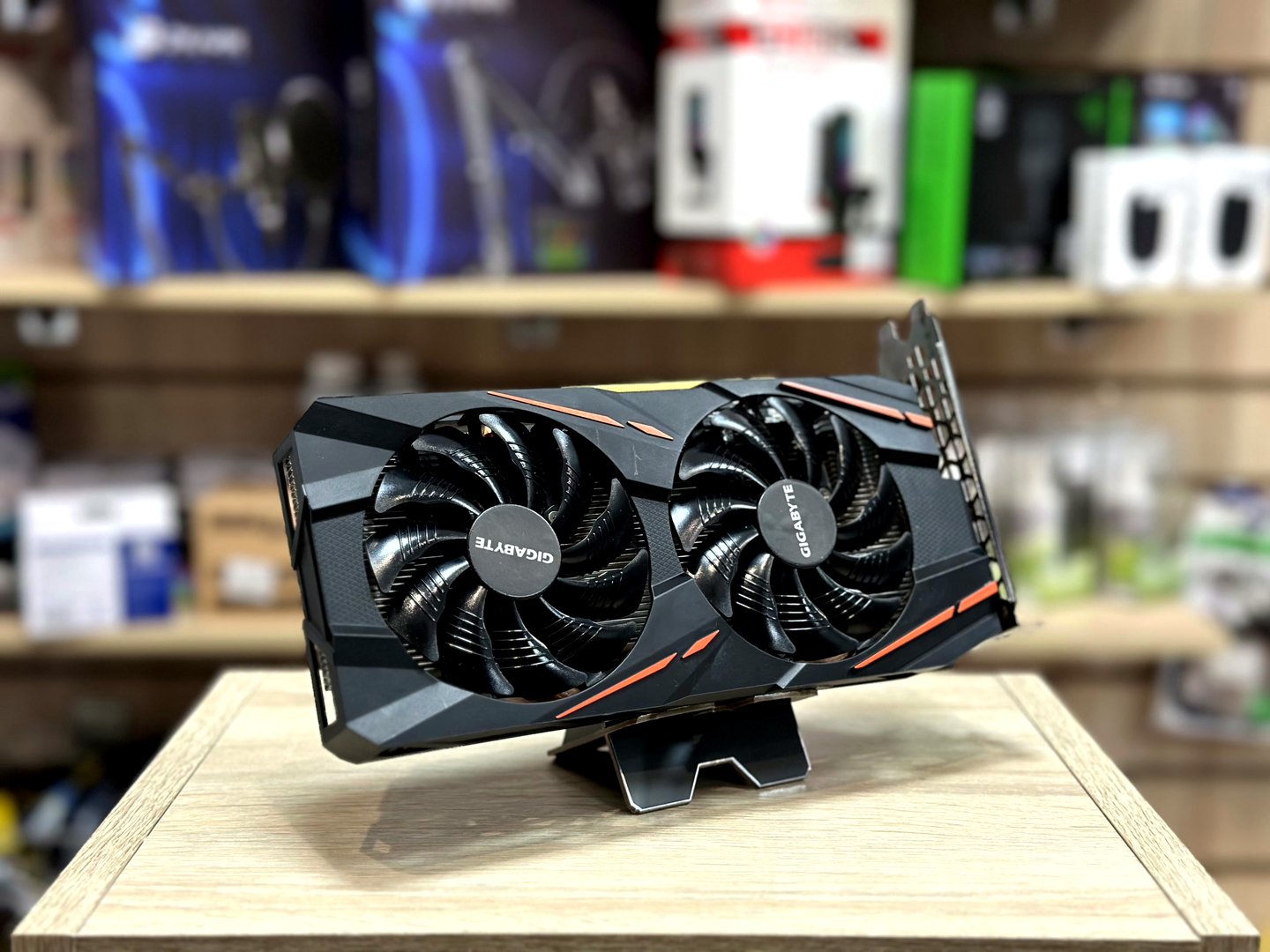 [Б/У] Видеокарта GIGABYTE AMD Radeon RX 580 8GB GAMING [GV-RX580GAMING-8GD]