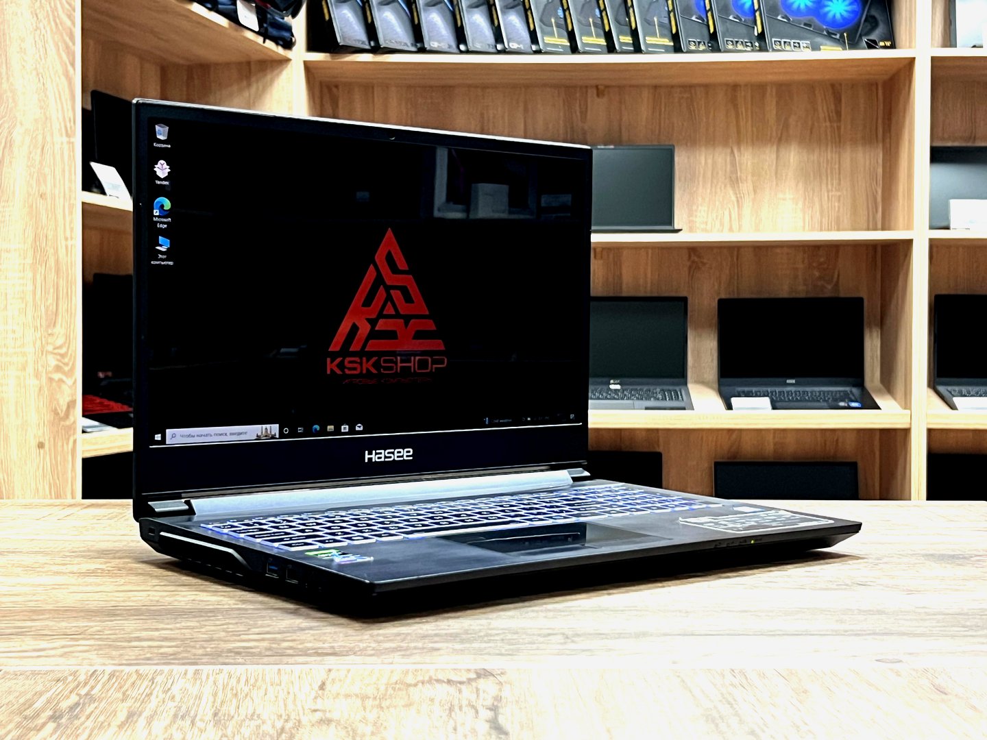 [Б/У] Ноутбук 15,6" Hasee Z7-CT5NA