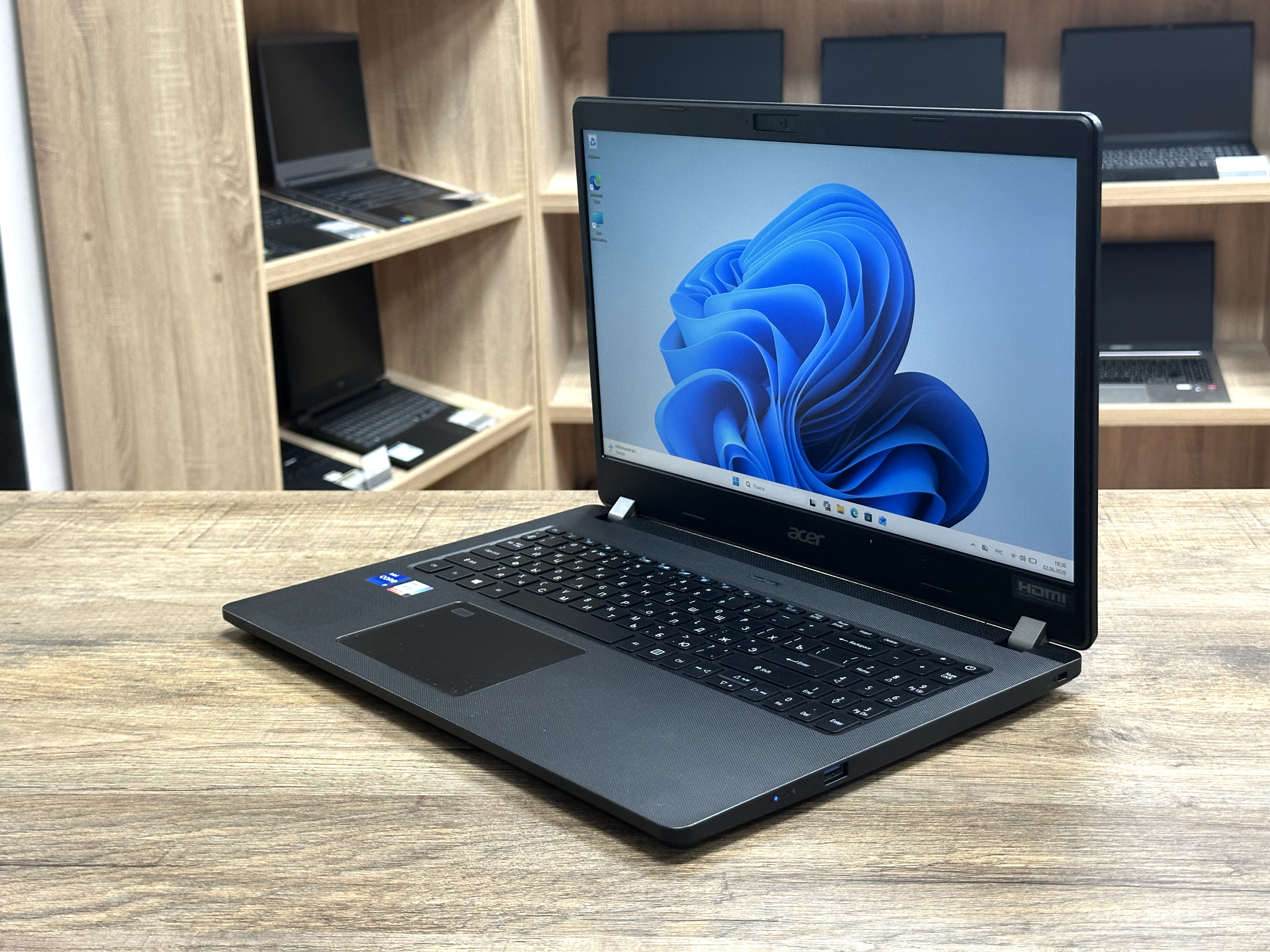 картинка [Б/У] Ноутбук 15.6" Acer TravelMate P215-53 Series от магазина Одежда+