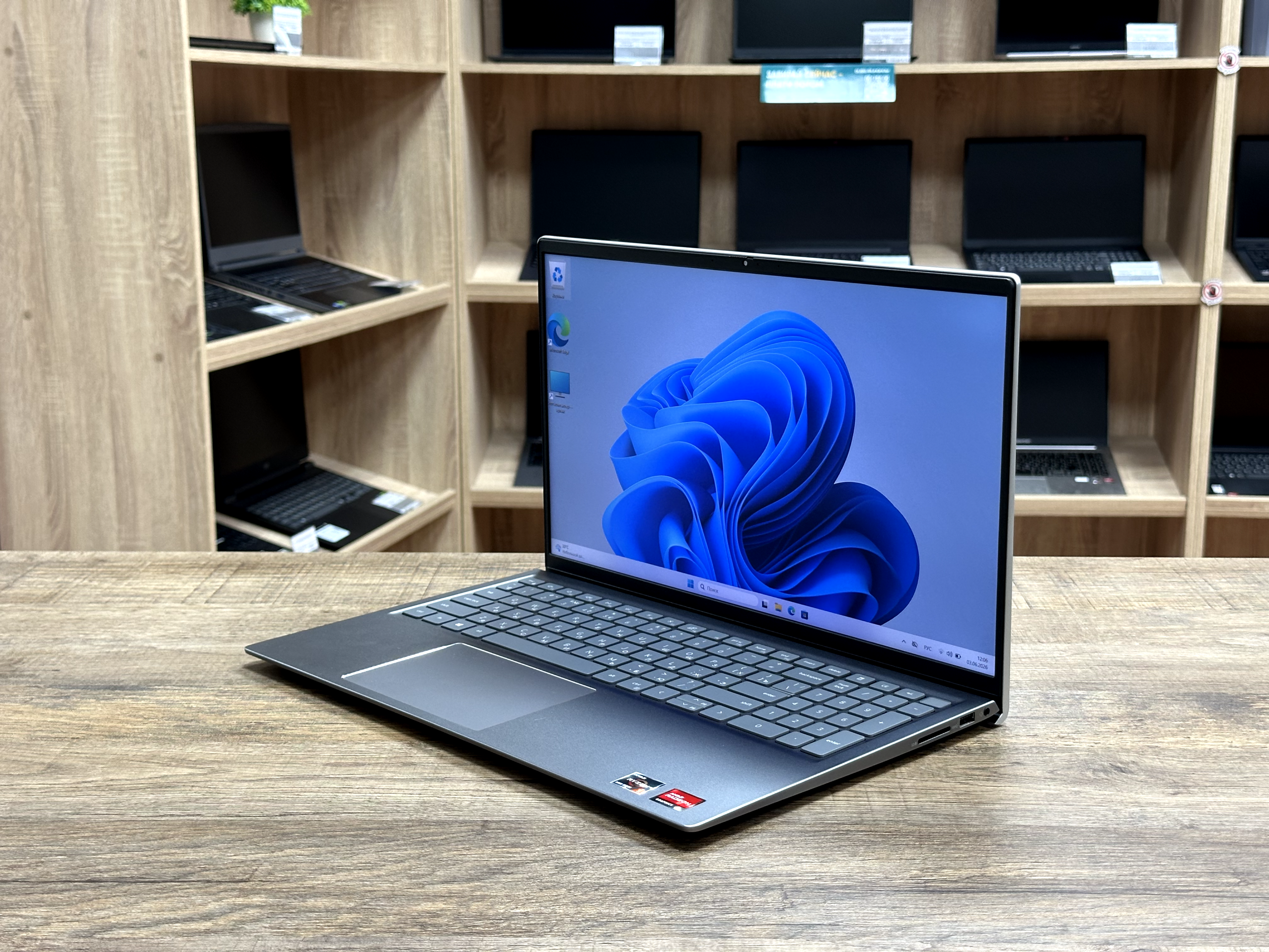 картинка [Б\У] Ноутбук 15.5" Dell Inspiron 5515 Ryzen 5 5500U от магазина Одежда+