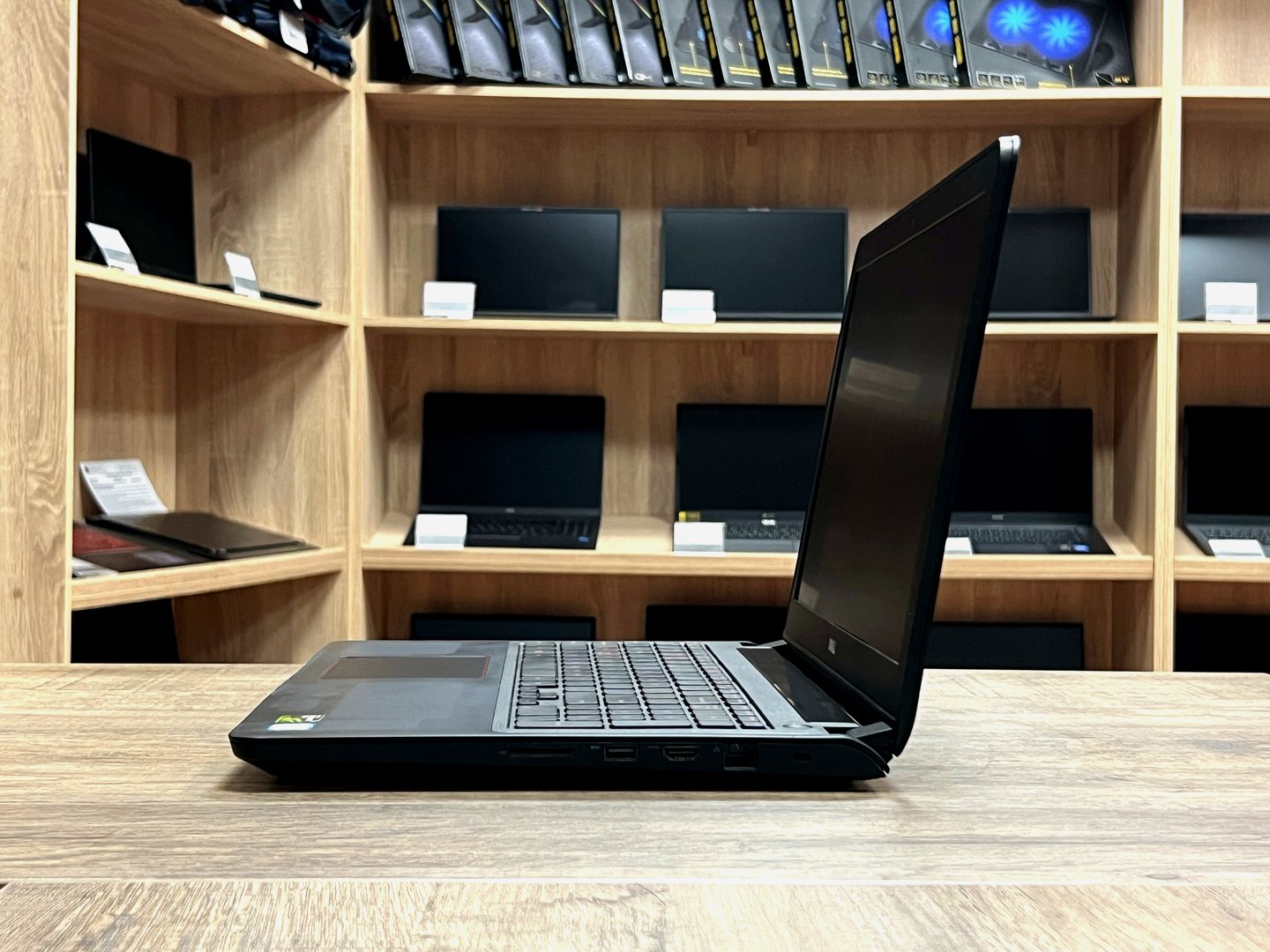 картинка [Б/У] Ноутбук 15,6" Dell Inspiron 5577 от магазина Одежда+