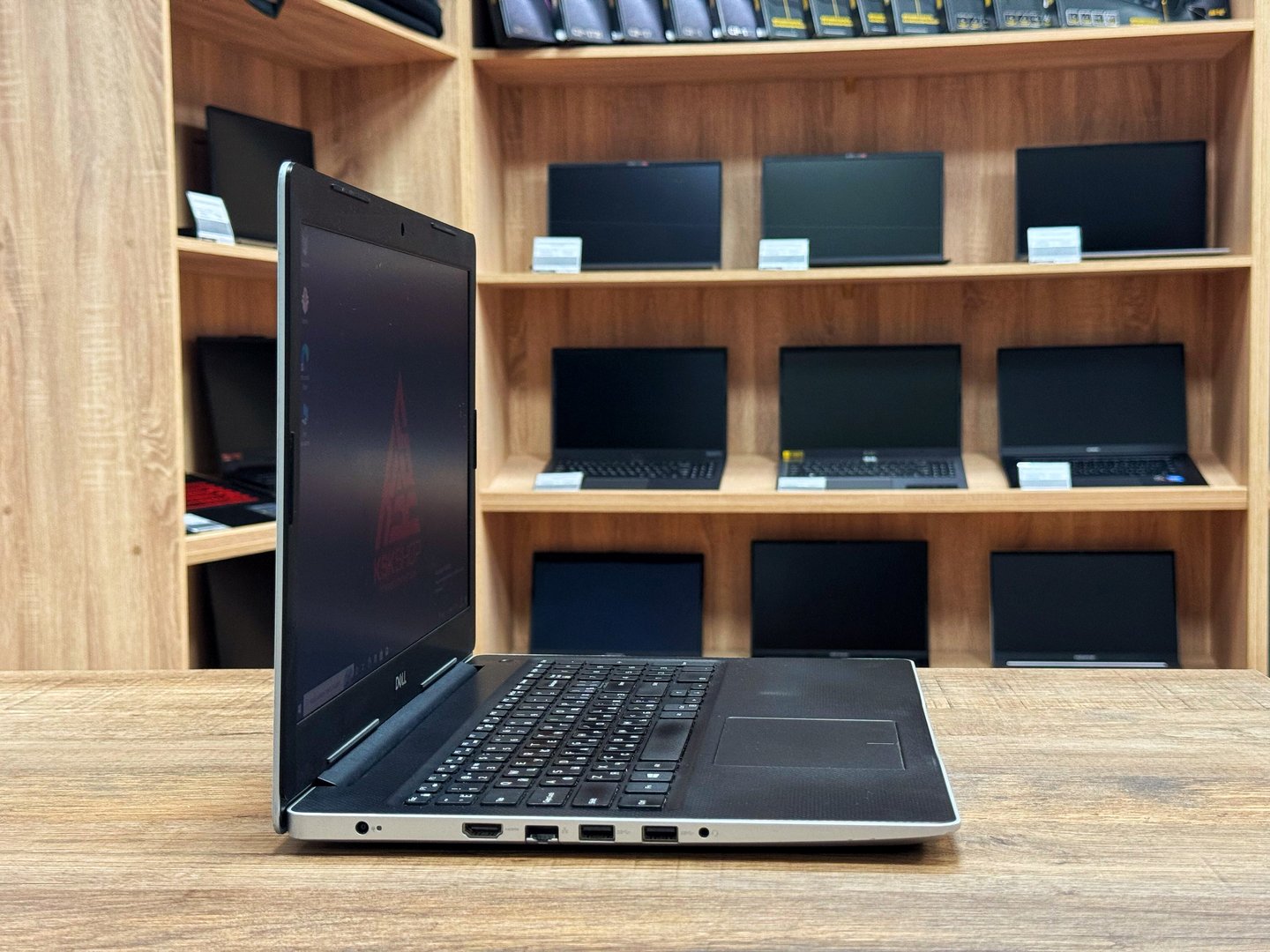 картинка [Б/У] Ноутбук 15,6" Dell Inspiron 3583 от магазина Одежда+