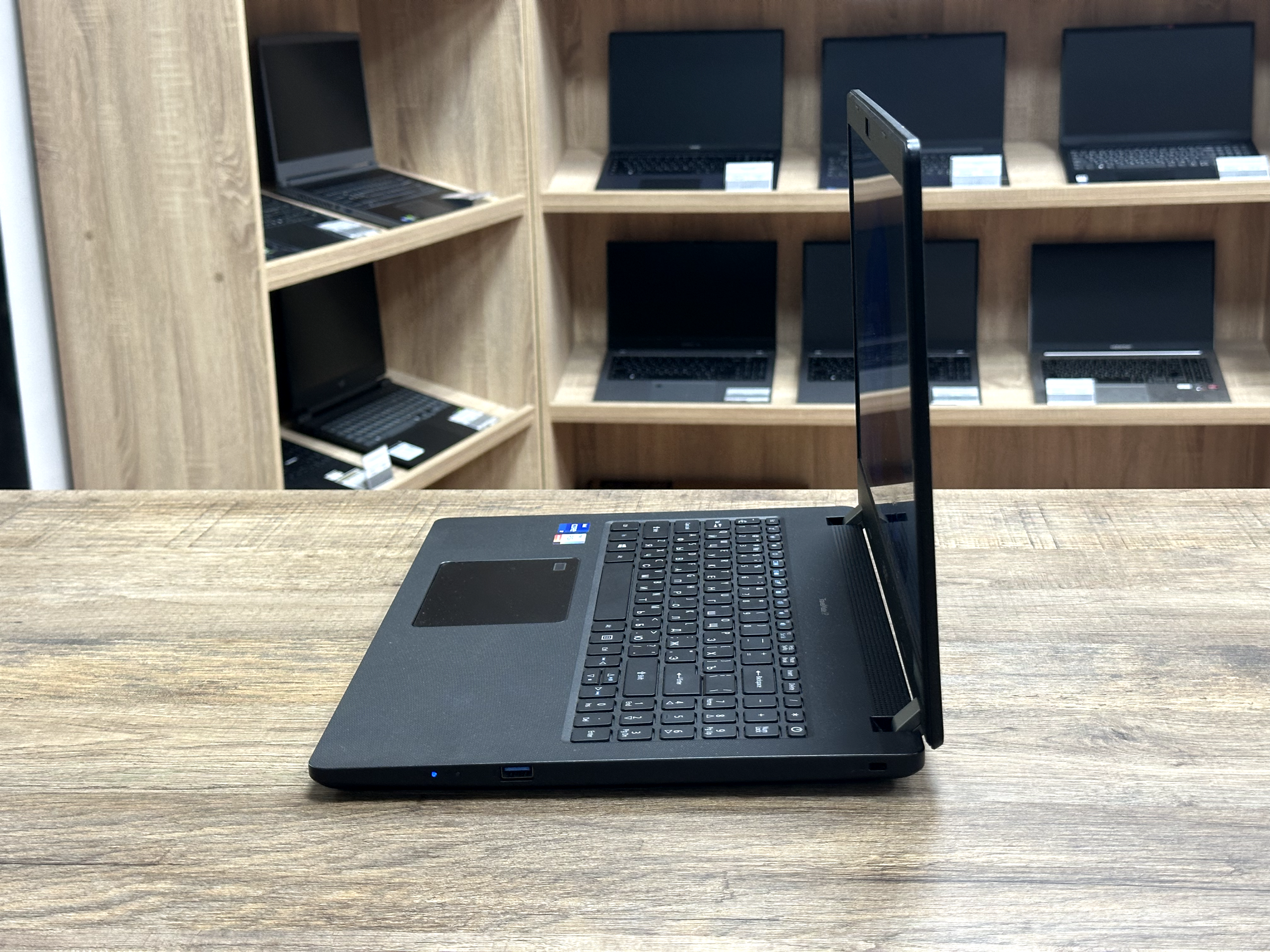картинка [Б/У] Ноутбук 15.6" Acer TravelMate P215-53 Series от магазина Одежда+