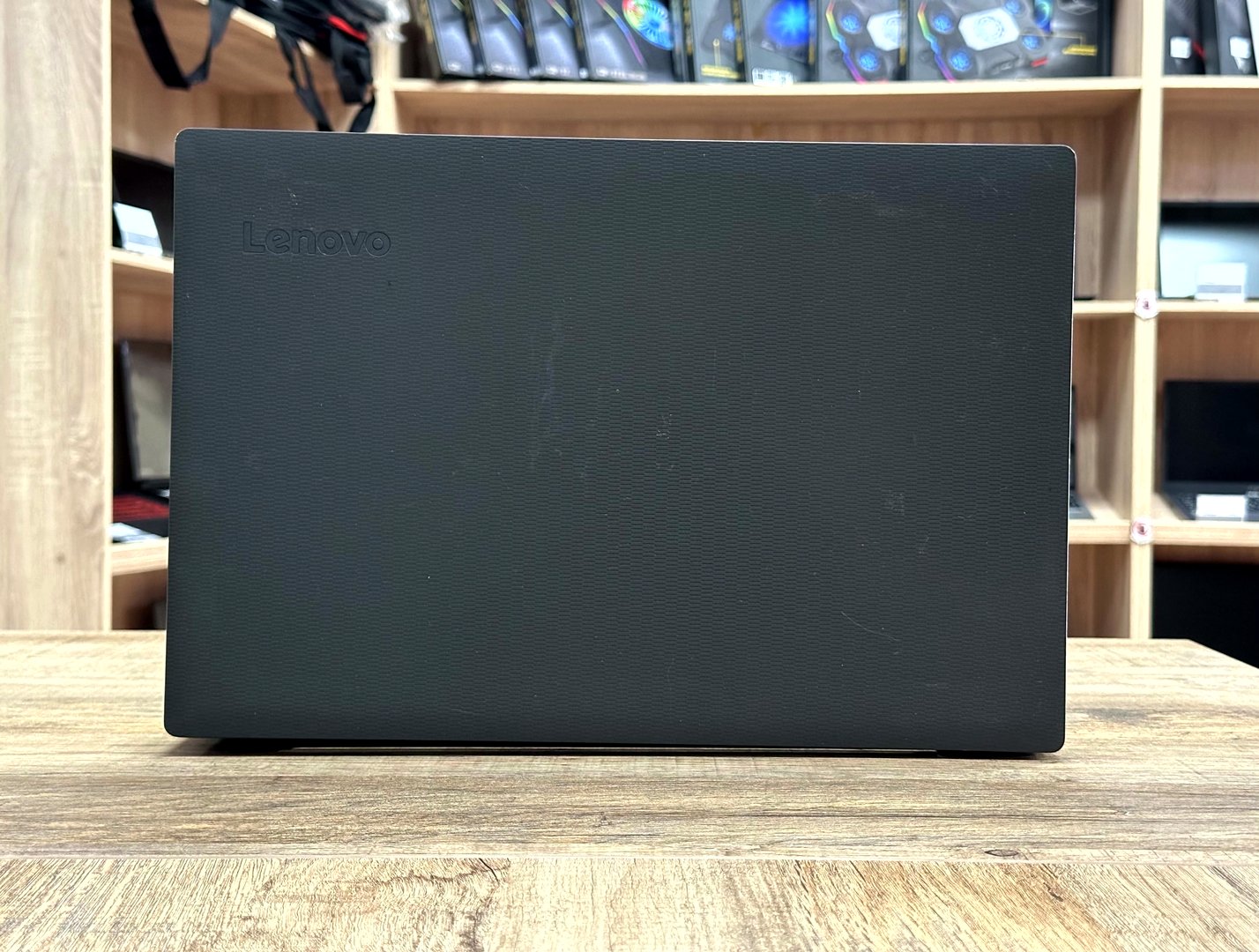 картинка [Б/У] Ноутбук 15,6" Lenovo V130-15IKB от магазина Одежда+