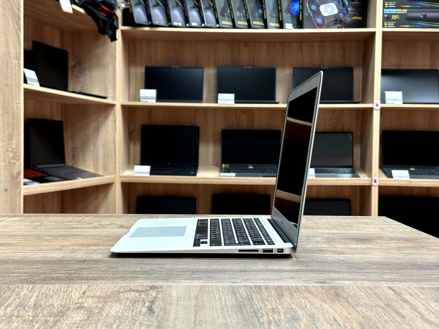 [Б/У] Ноутбук 13,3" Apple MacBook AIR 2015 — KSKSHOP.RU
