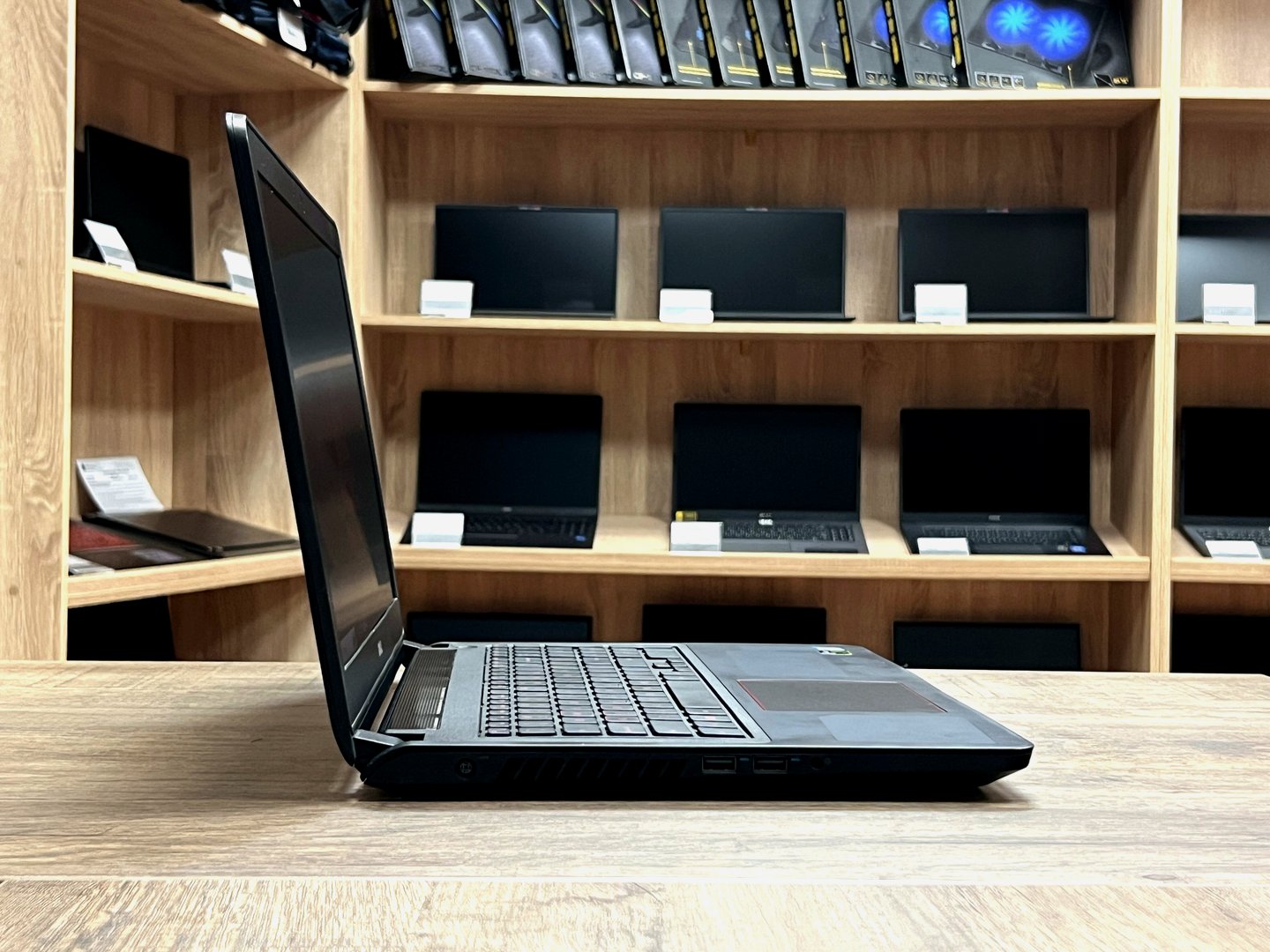 картинка [Б/У] Ноутбук 15,6" Dell Inspiron 5577 от магазина Одежда+