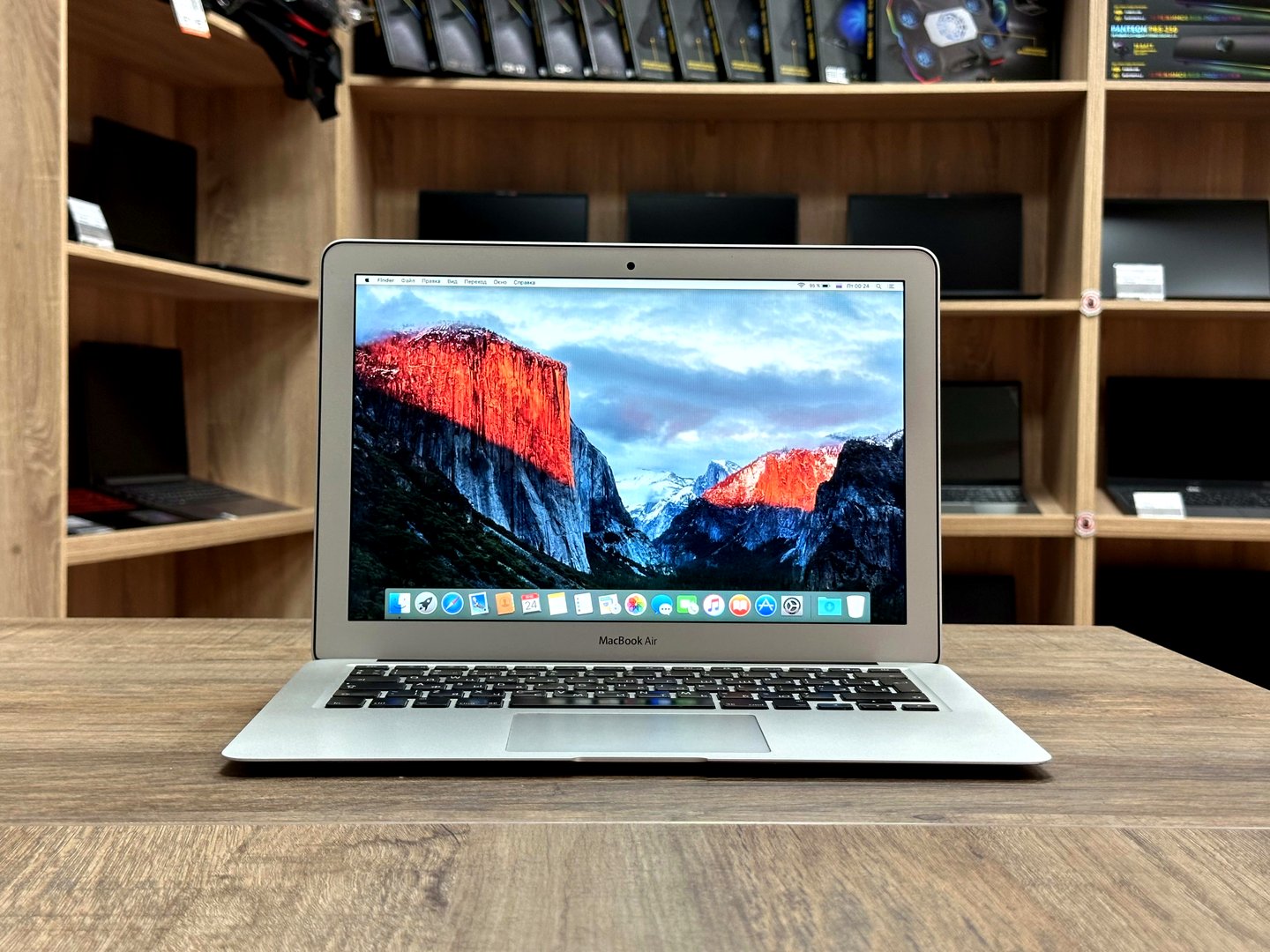 [Б/У] Ноутбук 13,3" Apple MacBook AIR 2015 — KSKSHOP.RU
