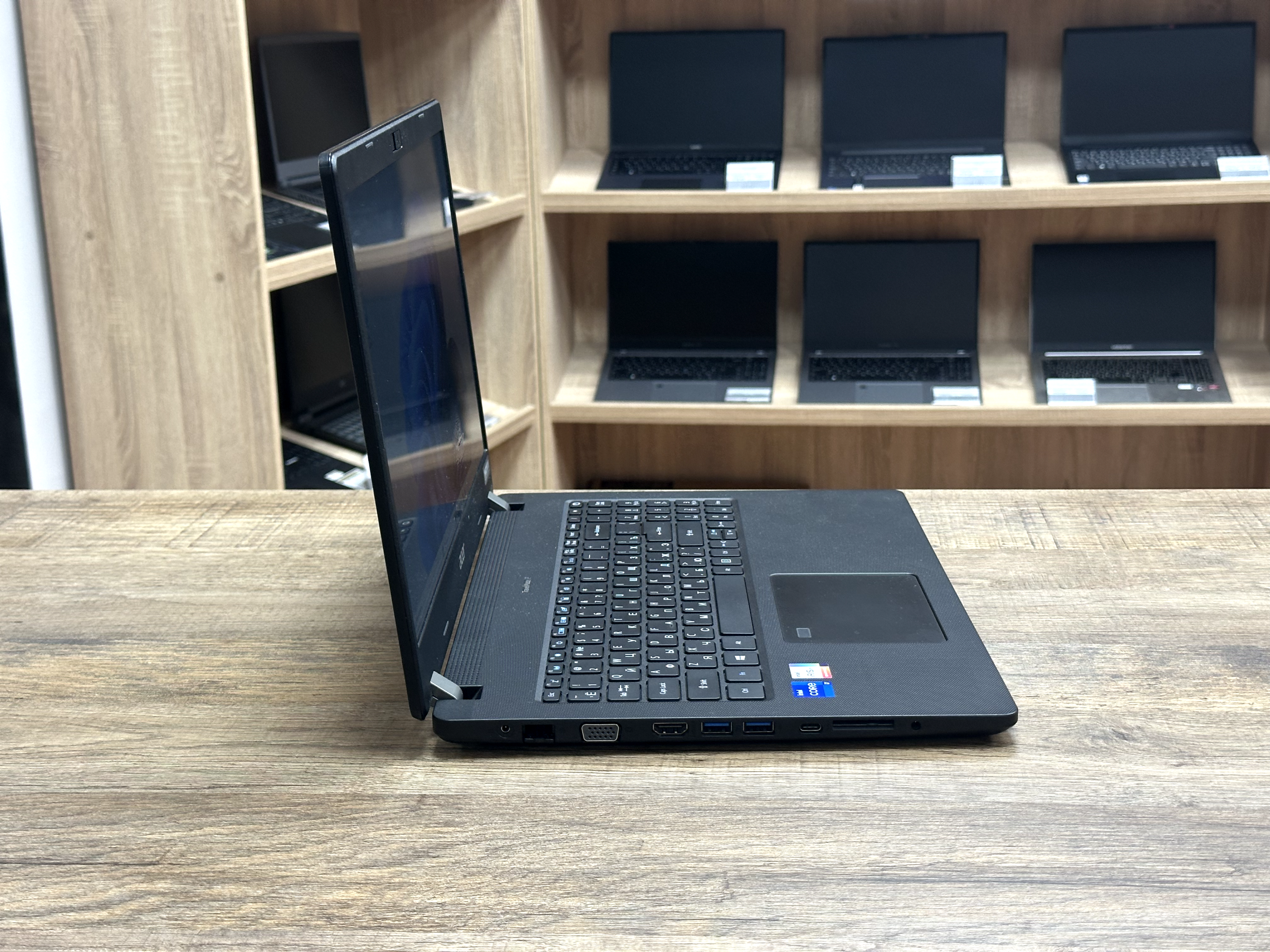 картинка [Б/У] Ноутбук 15.6" Acer TravelMate P215-53 Series от магазина Одежда+