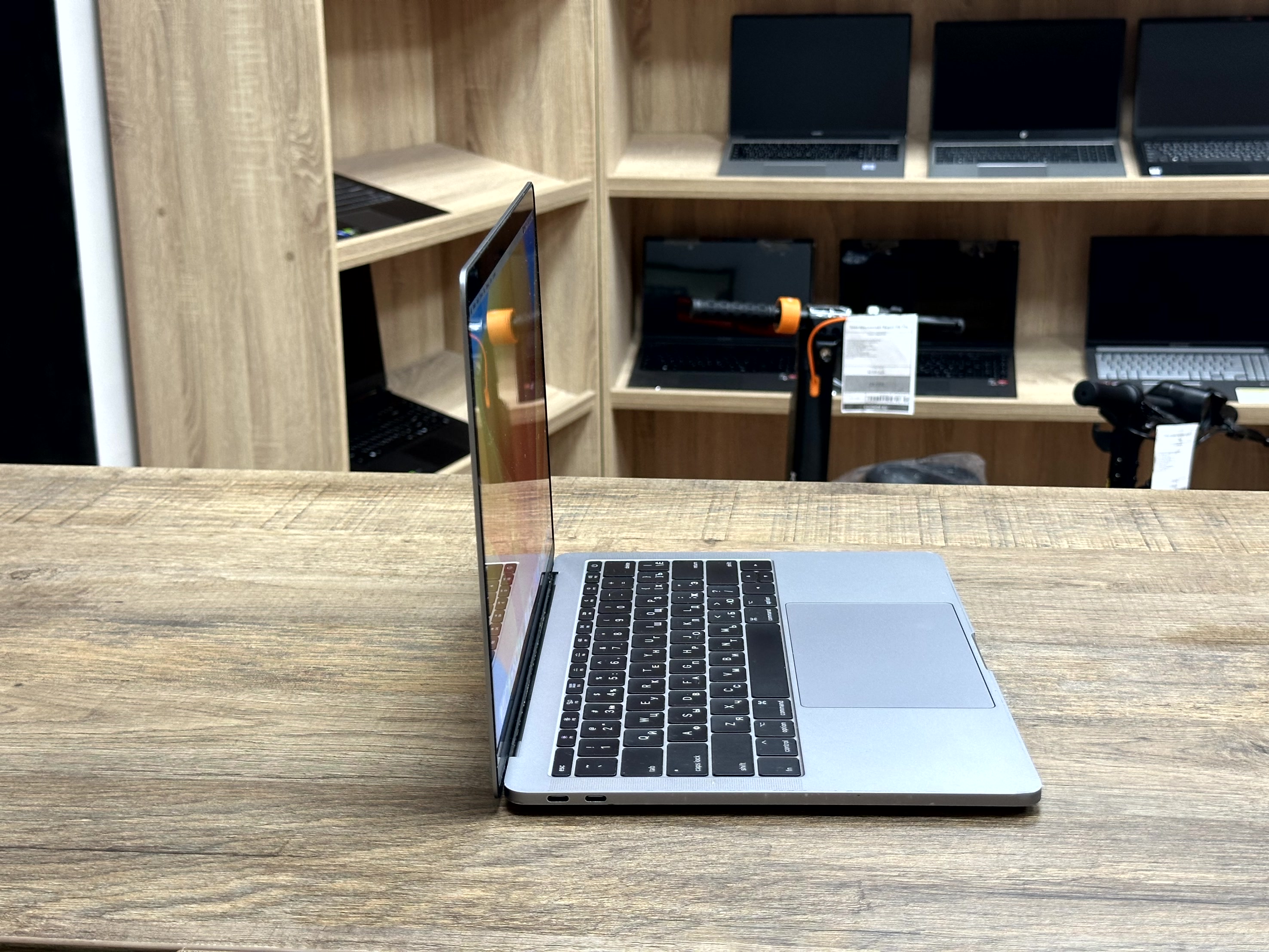[Б/У] Ноутбук 13″ Apple MacBook PRO 2017 (BU-Mac13-2017) [3072x1920, Core i5, RAM 8Gb, SSD 256Gb, Intel UHD Graphics, macOS] — KSKSHOP.RU