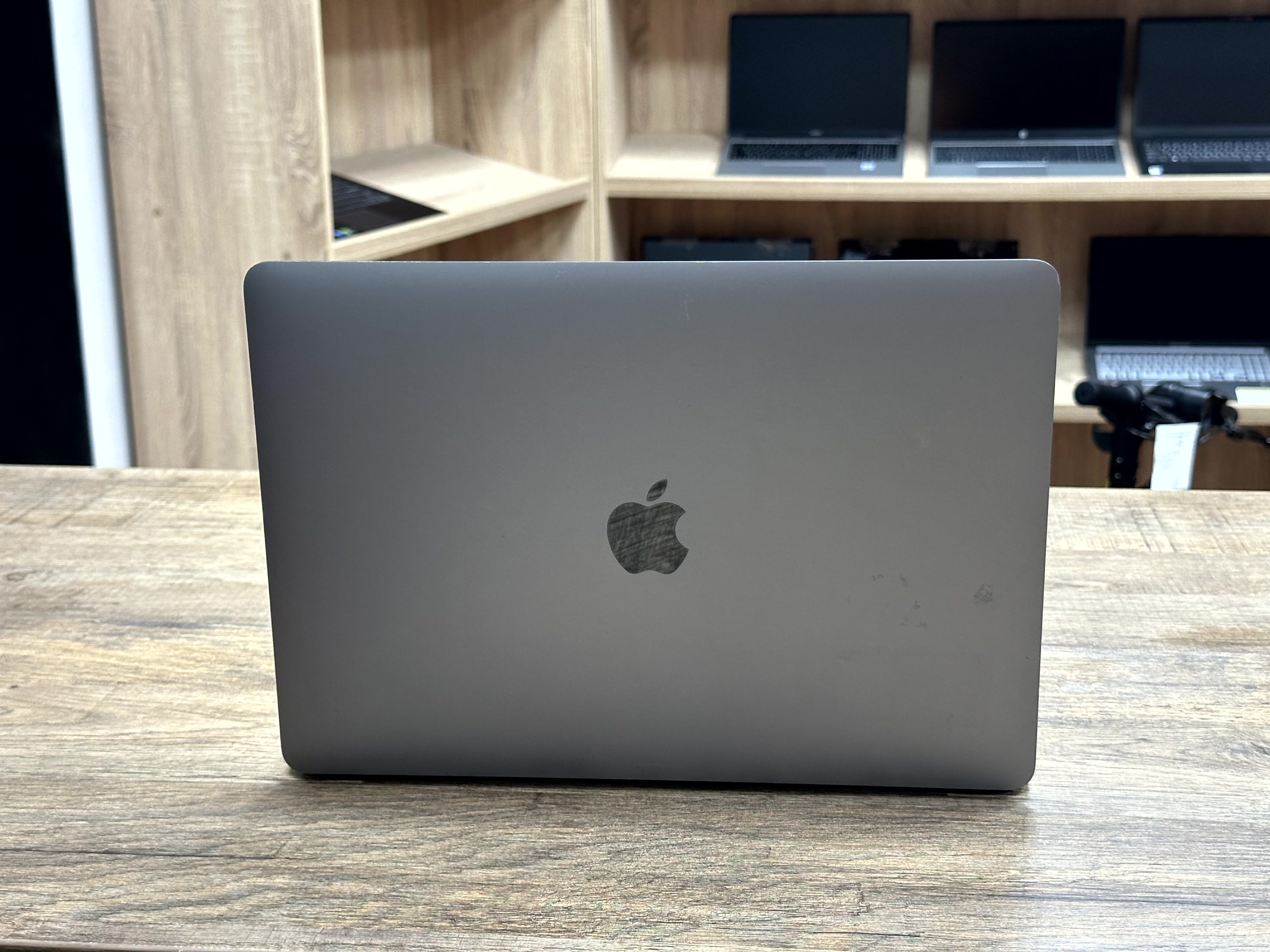 [Б/У] Ноутбук 13″ Apple MacBook PRO 2017 (BU-Mac13-2017) [3072x1920, Core i5, RAM 8Gb, SSD 256Gb, Intel UHD Graphics, macOS] — KSKSHOP.RU